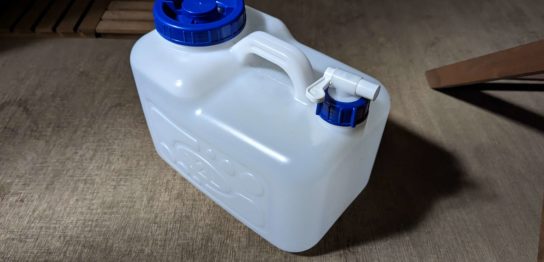 コーナンのコック付き水タンク